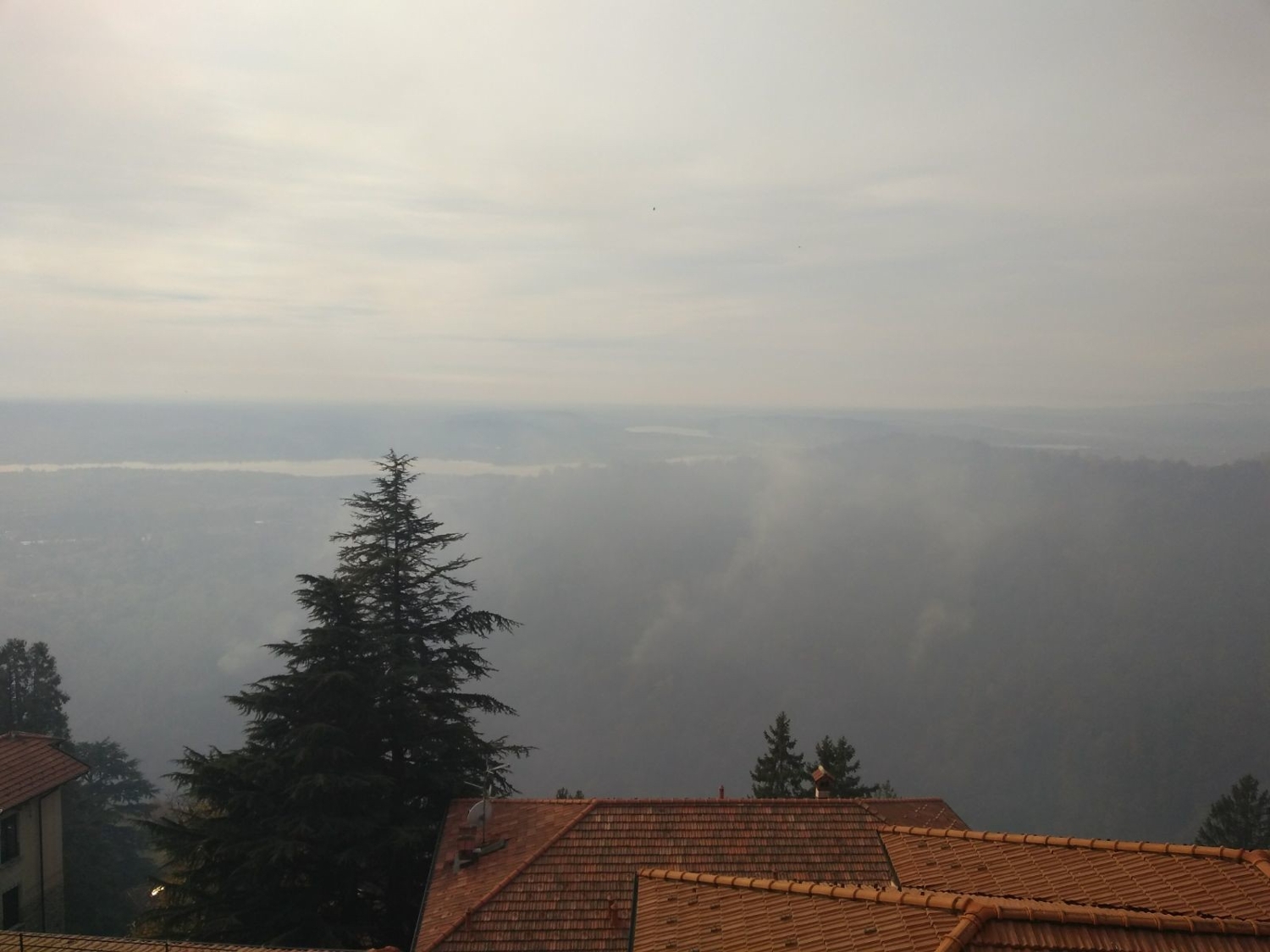 Situazione incendio al Campo dei Fiori e alla Rasa